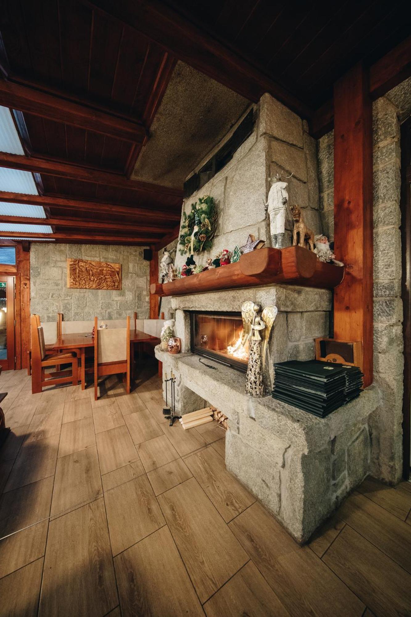 Wellness Penzion Zora Family Tatranska Lomnica Bagian luar foto
