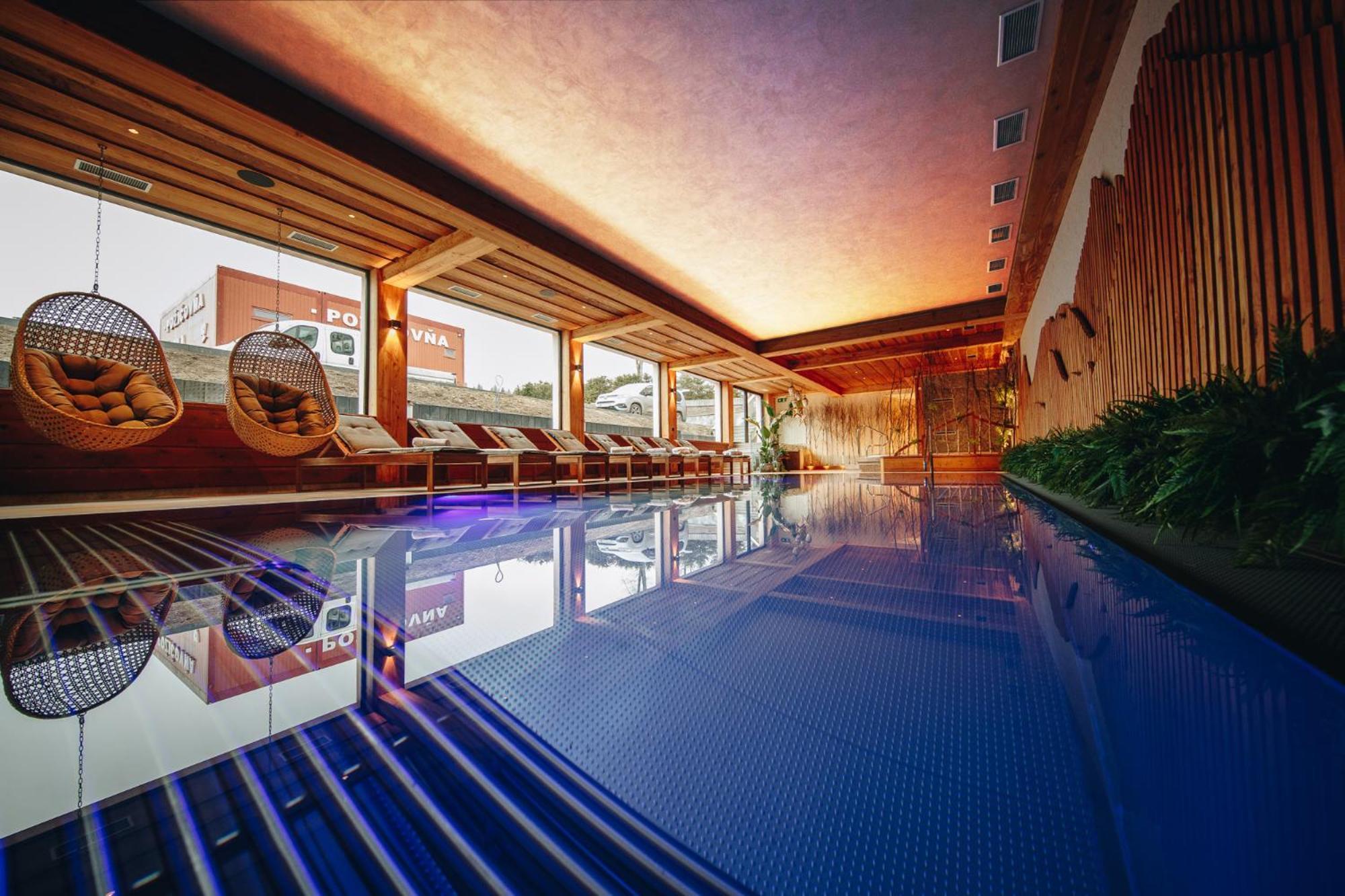 Wellness Penzion Zora Family Tatranska Lomnica Bagian luar foto