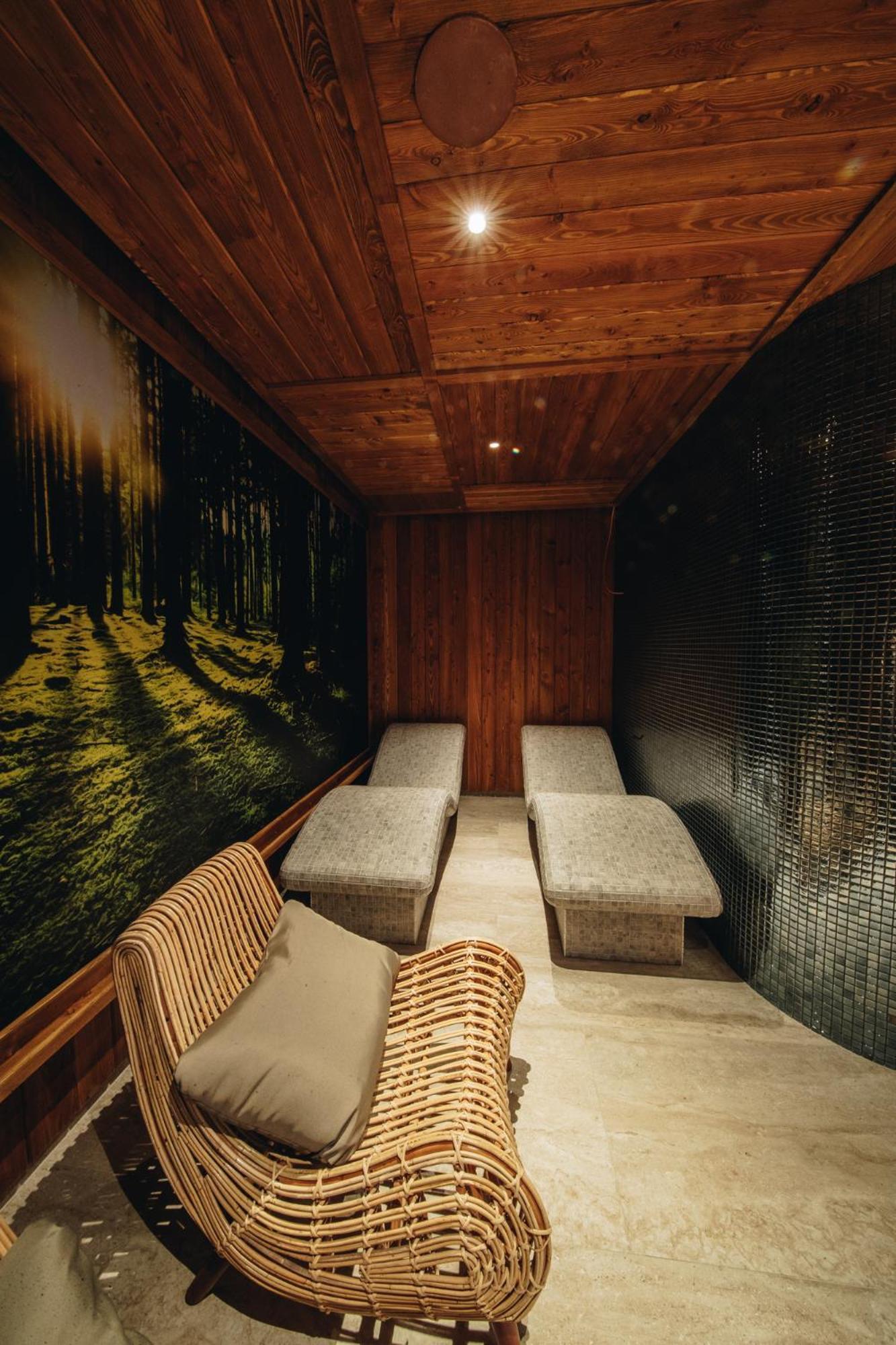 Wellness Penzion Zora Family Tatranska Lomnica Bagian luar foto