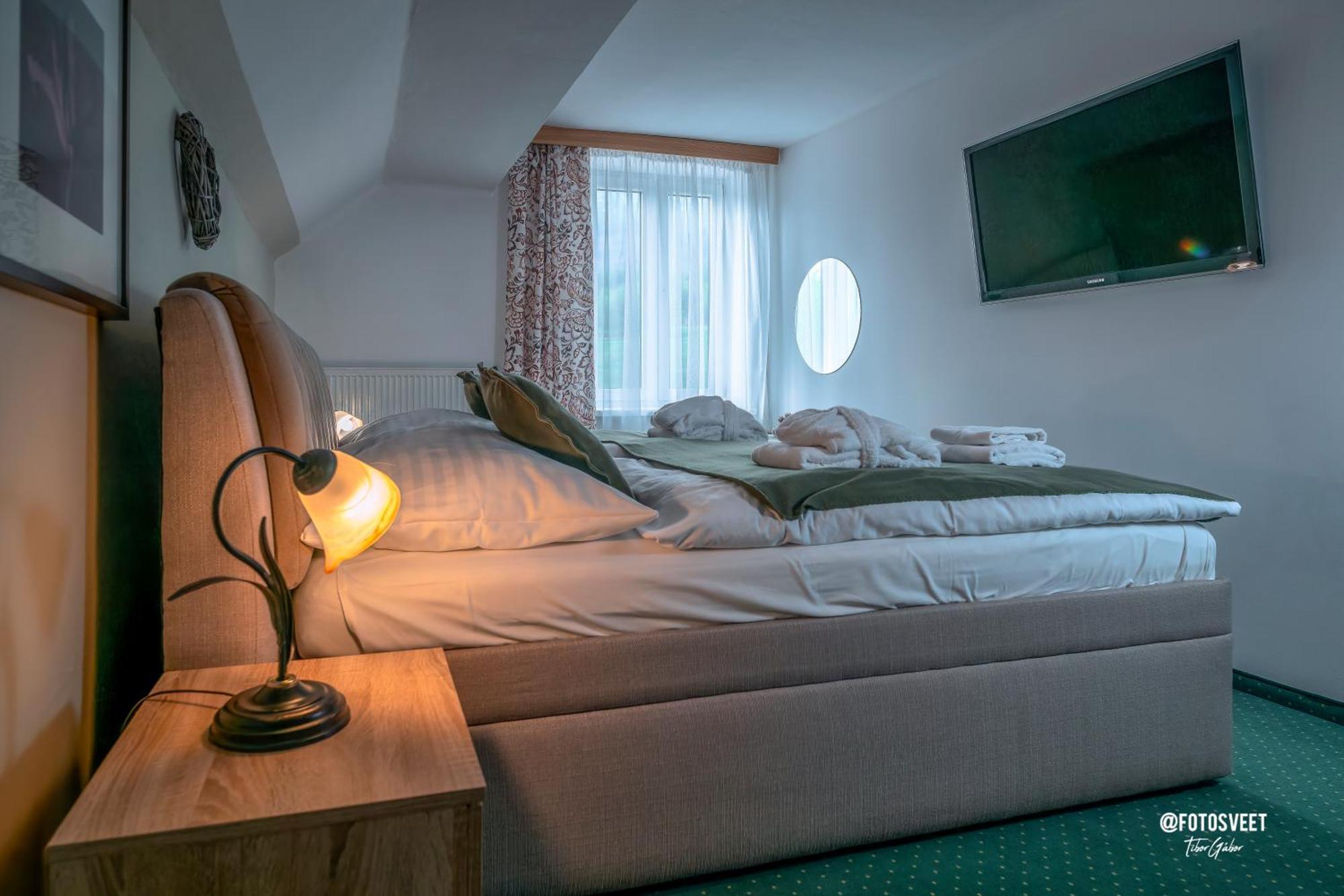 Wellness Penzion Zora Family Tatranska Lomnica Bagian luar foto