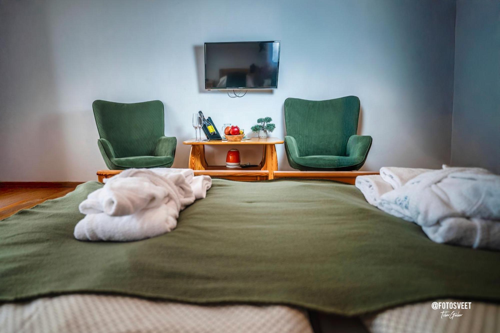 Wellness Penzion Zora Family Tatranska Lomnica Bagian luar foto