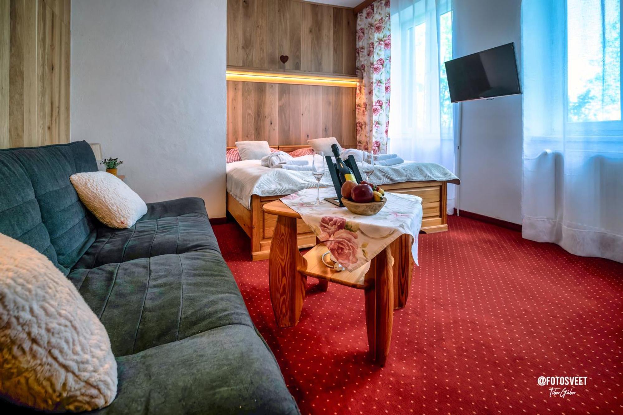 Wellness Penzion Zora Family Tatranska Lomnica Bagian luar foto