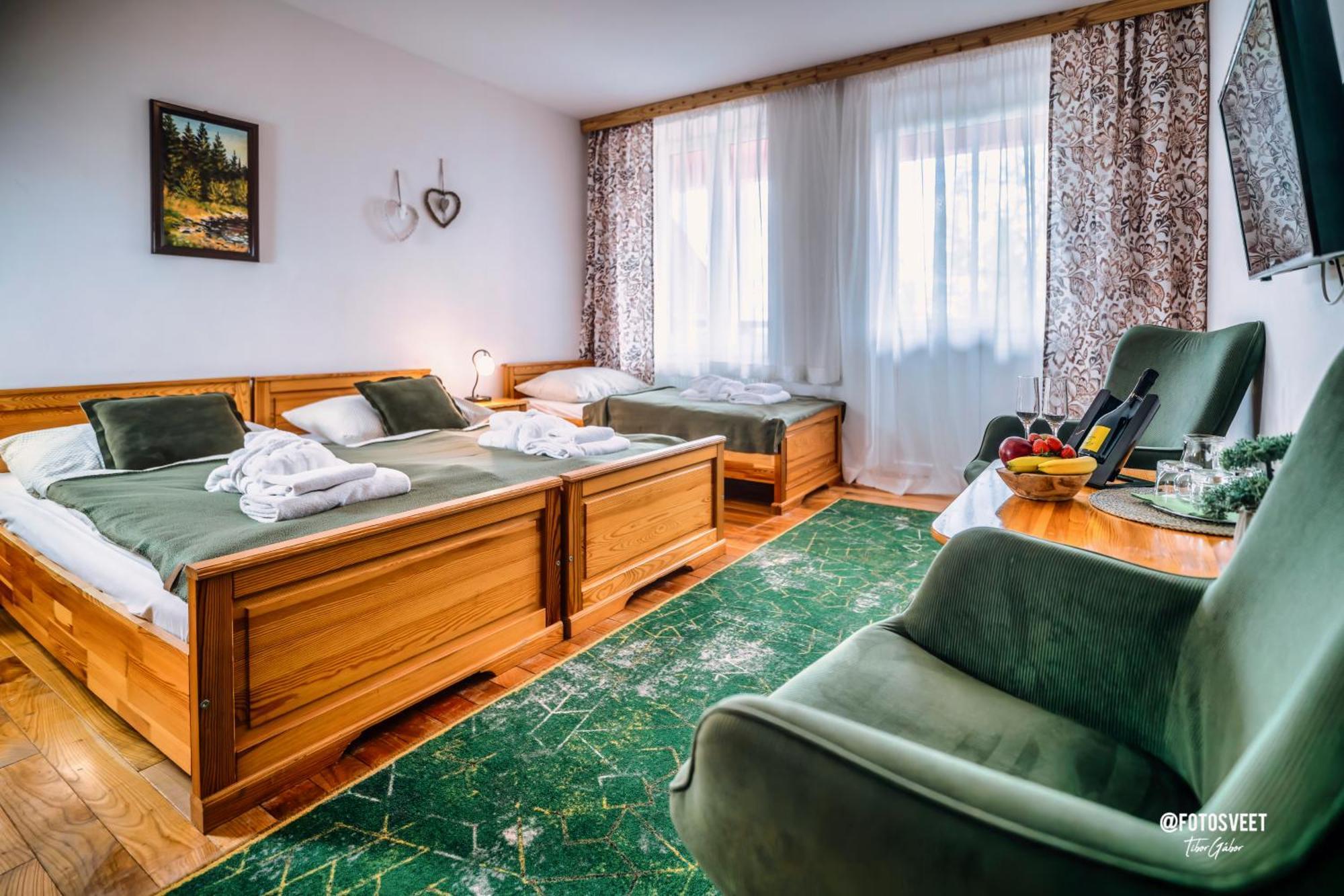 Wellness Penzion Zora Family Tatranska Lomnica Bagian luar foto